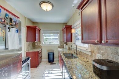 Kitchen featuring plenty cabinets