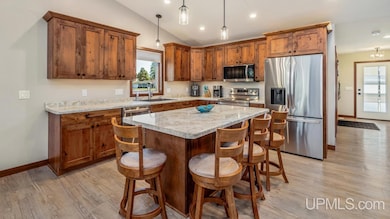 109 N Pyle Dr, Kingsford, MI 49802 - photo 7