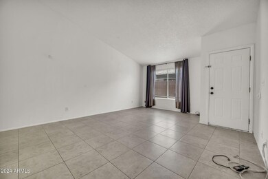 23-web-or-mls-629 N Mesa Dr-3 (2)