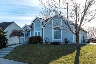 811 Highview Ct, Lansing, KS 66043 - photo 3