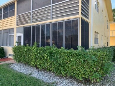 72 Windsor D, West Palm Beach, FL 33417 - photo 2