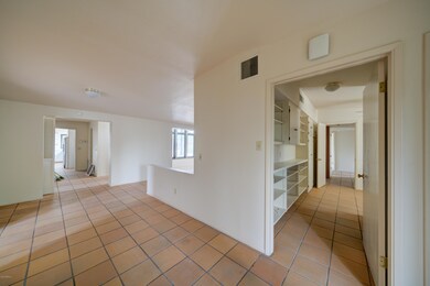 5510 N Buena Terra-6