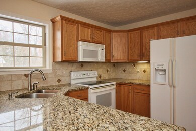 5516 Fairwood Oaks Place, Louisville, KY 40291 - photo 5