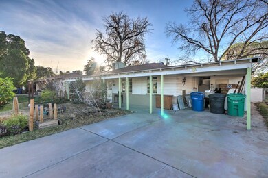 1339 W 1st St-1
