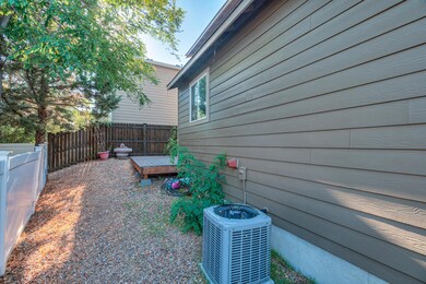 2004 NE Indigo Ln, Bend, OR 97701 - photo 6