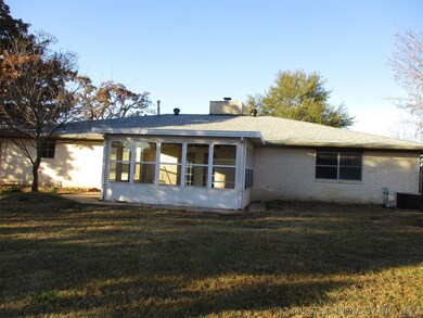 515 W Forrest Ave, Eufaula, OK 74432 - photo 4