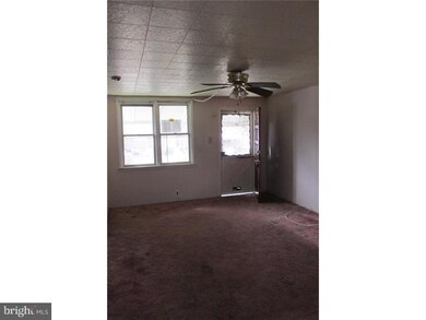 217 Golf Rd, Darby, PA 19023 - photo 5