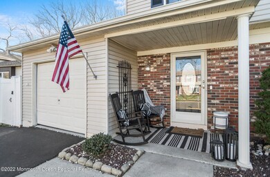 _RMJ7774 front patio