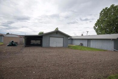 6681 Domino Rd, Central Point, OR 97502 - photo 4