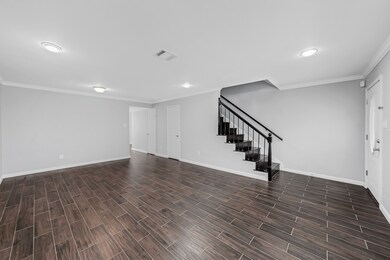 10358 Longmont Dr unit 48, Houston, TX 77042 - photo 2