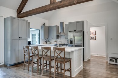 2302 Saxon Dr, Houston, TX 77018 - photo 4