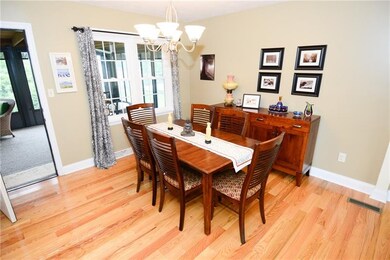 247 Parkwood Circle Dining Area