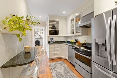 59 Warren St unit 4, Charlestown, MA 02129 - photo 4