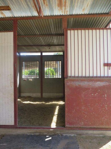 HORSE STALL