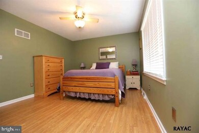 50 Maple St, Seven Valleys, PA 17360 - photo 6