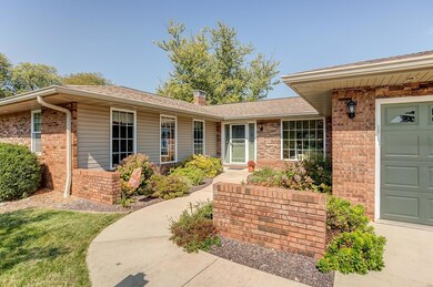 414 Su Andra Dr, Collinsville, IL 62234 - photo 2