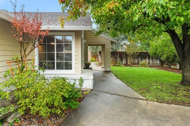 005_redding_duplex_real_estate