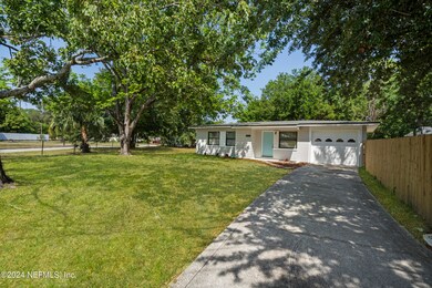 8963 Macarthur Ct S, Jacksonville, FL 32216 - photo 3
