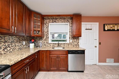 2568 Vauxhall Rd, Union, NJ 07083 - photo 3