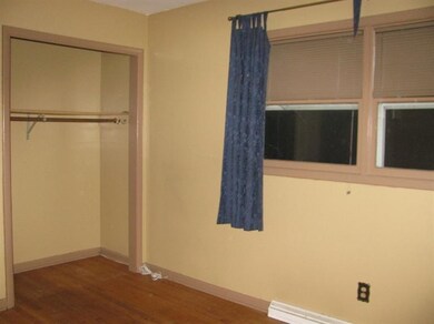 302 Magnolia Dr, Crown Point, IN 46307 - photo 4