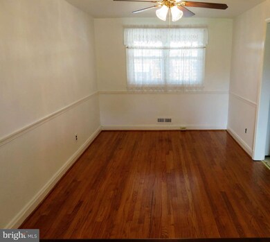 1104 Halstead Rd, Parkville, MD 21234 - photo 6