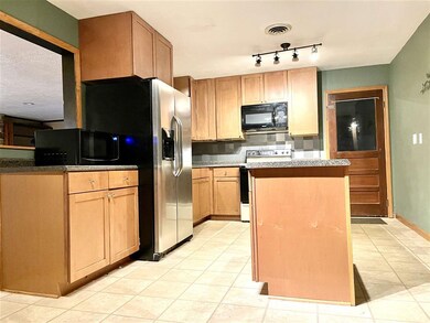 505 E Walnut St, Converse, IN 46919 - photo 6