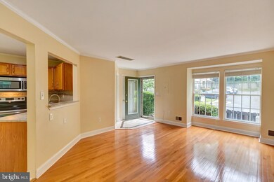 9193 Cardinal Forest Ln unit 11, Lorton, VA 22079 - photo 2