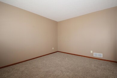 Entrance Room- Photo 1