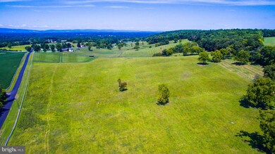 22463 Oatlands Rd, Aldie, VA 20105 - photo 5