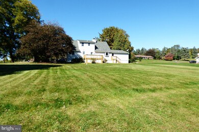 586 Indian Ln, Boyertown, PA 19512 - photo 4