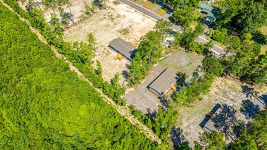 225AshHillDr049