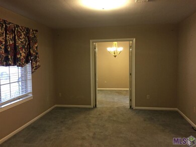 4610 Cypress St, Zachary, LA 70791 - photo 7