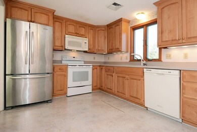 64 Bowman St, Westborough, MA 01581 - photo 3