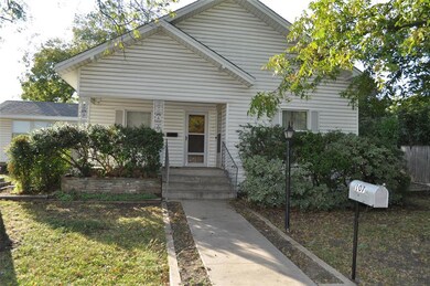107 N Boundary St, Weatherford, TX 76086 - photo 2