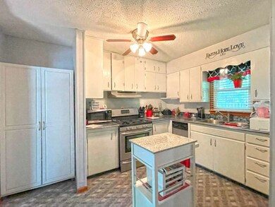 1115 W Summit Ave, Shenandoah, IA 51601 - photo 7