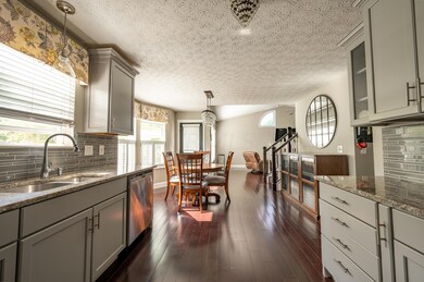 4392 Greensbury Dr, New Albany, OH 43054 - photo 6