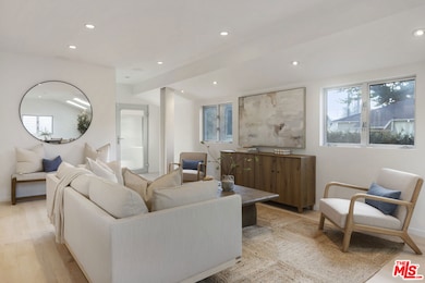 257 Entrada Dr, Santa Monica, CA 90402 - photo 5