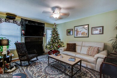 215 Victoria Ct unit 164, Doylestown, PA 18901 - photo 6