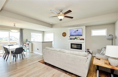 18154 Alpine Dr, Clive, IA 50325 - photo 5