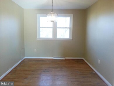 7900 Carol Ct, Clinton, MD 20735 - photo 5