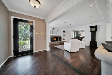 12406 Woodthorpe Ln, Houston, TX 77024 - photo 2