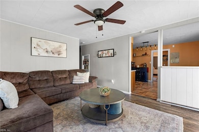 2910 Mattox Dr, Chesapeake, VA 23325 - photo 4