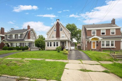 3-1162ArdsleyRd_03