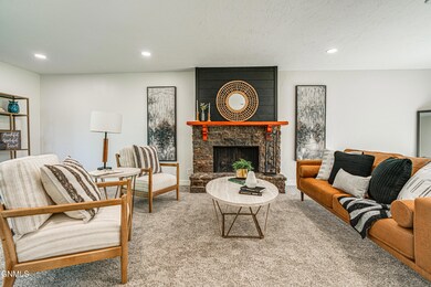 903CrescentLn_0033