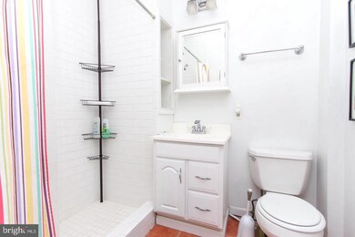 811 S Broadway, Baltimore, MD 21231 - photo 2