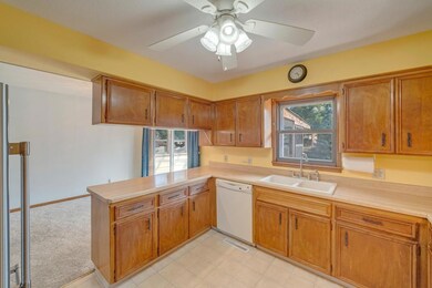 1433 N 8th Ave E, Newton, IA 50208 - photo 7