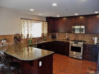 Spacious kitchen, lots of cabinets, stainless stee