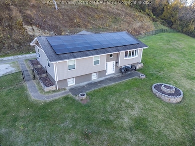 1817 Davis Cir, Charleston, WV 25387 - photo 2