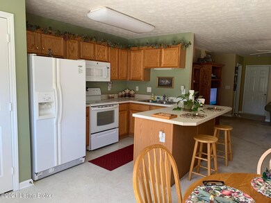 8338 Grand Trevi Dr, Louisville, KY 40228 - photo 6