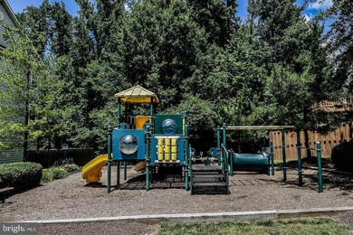 12780 Heron Ridge Dr, Fairfax, VA 22030 - photo 3